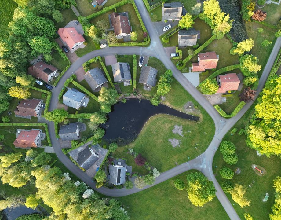 Vakantiepark vanuit de lucht bezien